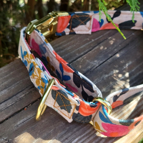 Rosa Martingale Collar