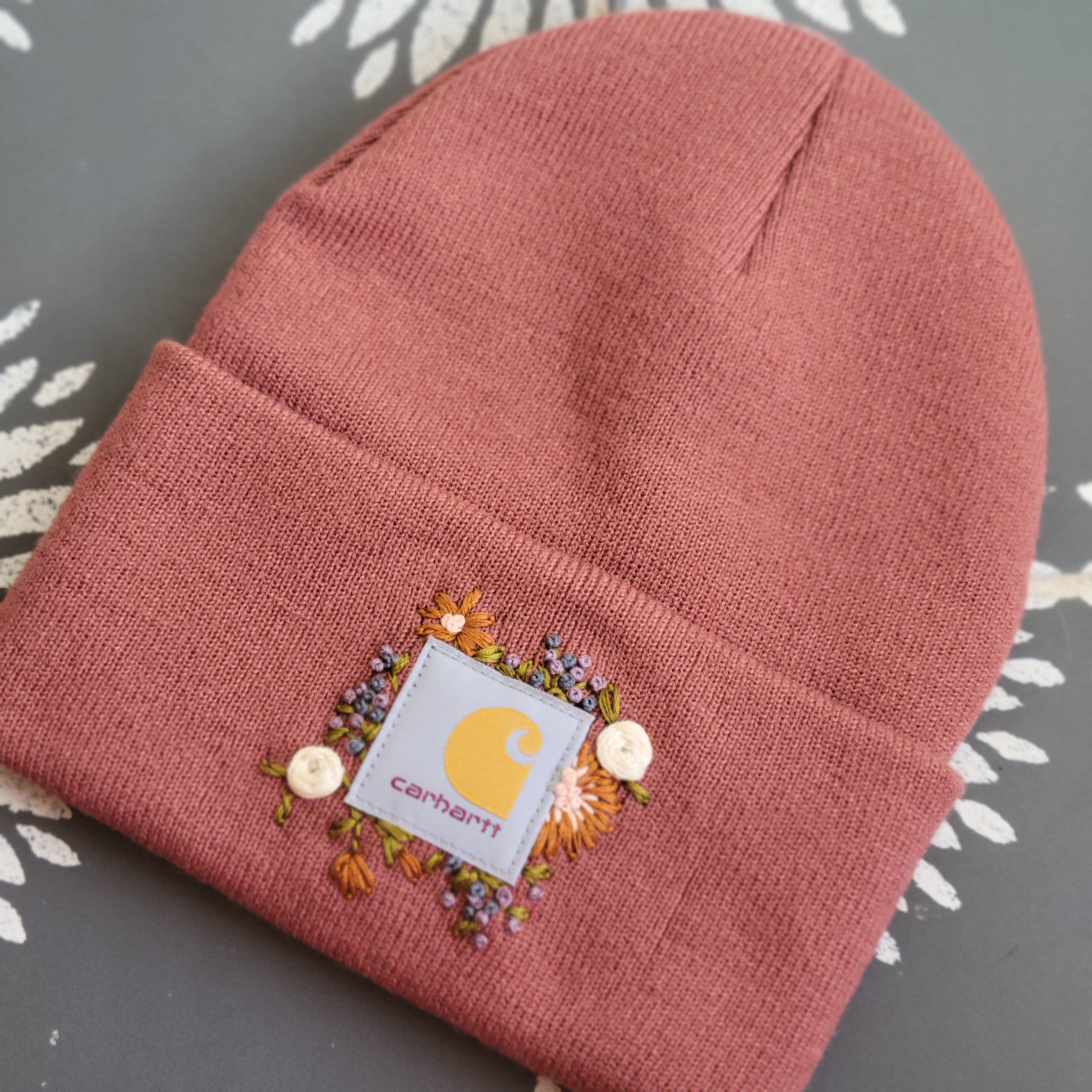 Carhartt beanie sales womens pink