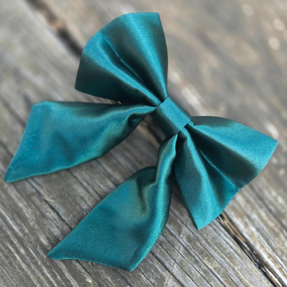 Hunter Green Satin Fancy Dog Bow